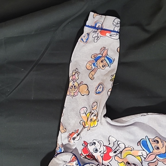 Paw Patrol - 2-Piece Loose-fit Button Down Pajamas Set Size 4T - Picture 3 of 16